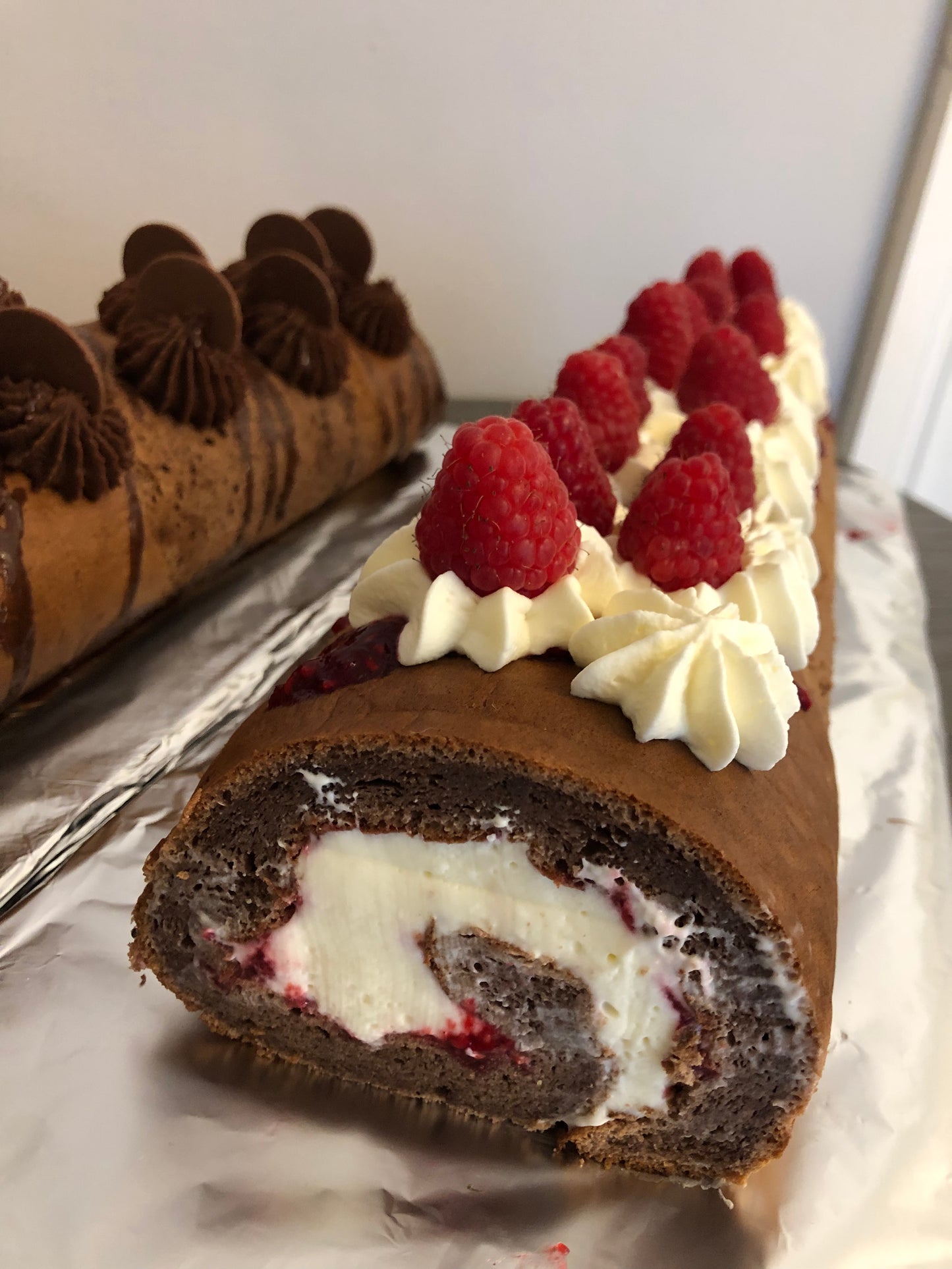 Swiss roll with cream cheese filling